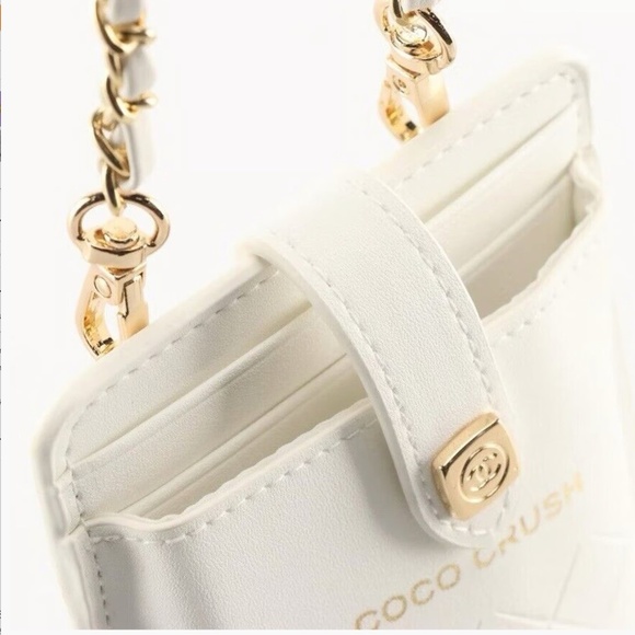 CHANEL Limited Edition Coco White Crossbody/Phone Case/Card holder NEW FREE gift - Picture 3 of 12